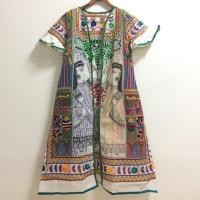 ราคา เสื้อคลุม ผ้าแก้วอินเดีย ปักมือภาพ คนโบราณอินเดีย แต่งขอบผ้าไหมอินเดียสีเขียว อก freesize ยาว 42” (1861476818)