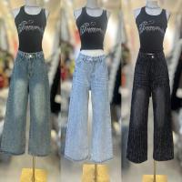 ราคา BUT9160 กางเกงยีนส์ทรงกระบอก แต่งคริสตัลรีดเพชรลายฝนทั้งตัว รีดเพชรเเน่นๆ S-4XL (26650233658)