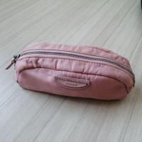 ราคา มีตำหนิลอก​ กระเป๋าเล็ก mango ของแท้100% ใบเล็กใส่ดินสอ เครื่องสำอางค์ สภาพตามรูปมีตำหนิ (42957138991)