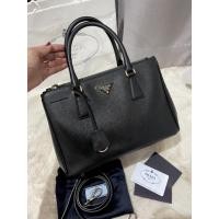 ราคา Prada Saffiano Lux 30 (y.12) สีดำ Nero (20812150377)