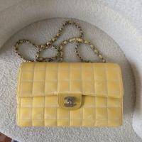 ราคา Chanel Yellow Travel Line Single Flap Shoulder Bag (28234719445)