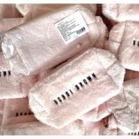 ราคา (1ชิ้น) กระเป๋า Bobbi Brown ขนาด (5นิ้ว x 3นิ้ว) กระเป๋าขนปุกปุยสี *ชมพู* ตัวกระเป๋าเป็นขนนุ่มทั้งใบ กระเป๋าขนปุย ชมพู (26550777735)