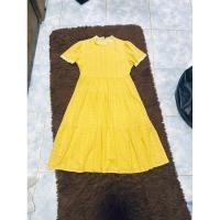 ราคา เดรสสีเหลืองงานฉลุ คอแต่งลูกไม้ ป้ายNatnicha มือ2 (24059157634)