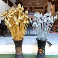 ราคา ดอกบัวบูชาพระ ไม้แกะสลัก ดอกบัวปลอมสวยๆ ดอกบัวหิ้งพระ สีทอง -เงิน ก้านยาว งานคนไทย (ราคาต่ออัน) ปิดทองเปลว (27406566026)