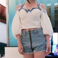 ราคา เสื้อเปิดไหล่ทรงสวย มีฟองน้ำในตัว เป็นซิปหลังนะค่ะ ทรงปล่อยใส่สบายมาก สวยมากตัวนี้ (1213033595)