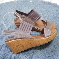 ราคา Skechers ส้นสูงเพื่อสุขภาพ size36 (22910386018)