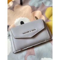 ราคา กระเป๋าสตางค์ charles & keith ของแท้ ของมือสอง (11688416195)