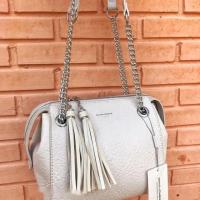 ราคา กระเป๋าสะพายแบรนด์แท้ David Jones ทรงหมอน หนังยับ สีครีมขาว (6511244806)