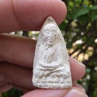 ราคา พระผงกรรมฐาน พิมพ์หลวงปู่ทวดหลังเตารีด 05 เนื้อผงพุทธคุณแช่น้ำมนต์(น้ำชา) หลวงปู่ดู่ วัดสะแก จ.อยุธยา ปี 2527 (27930931829)