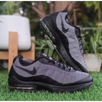 ราคา รองเท้ามือสองของแท้size 40.5/25.5 cm(7.5us) (25466413605)