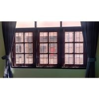 ราคา หน้าต่างไม้ กระจก 6 บาน มือสอง พร้อมเหล็กดัด ส่งฟรีในเมืองกทม (8794723326)