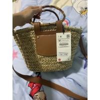 ราคา กระเป๋าสาน zara ขนาดกำลังดี มีสานสะพายปรับความยาว ซื้อมาตอนราคาเต็ม ตัดใจขายราคาน่ารัก 650 บาท (3676965637)