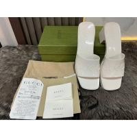 ราคา Kept unused Gucci Rubber Slide Sandal With Embossed Gucci Logo White Size 38 (42522776309)