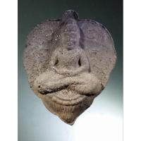 ราคา Antig Super 1842 พระโพธิจักรเนื้อผง หลังยันต์ดวง หลวงพ่อลี วัดอโศการาม จังหวัดสมุทรปราการ ไม่ทราบปีที่สร้าง (25717716084)