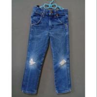 ราคา กางเกงยีนส์เด็กมือสองยี่ห้อ Wrangler แต่งขาดหัวเข่าเท่ห์ๆ (7500027465)