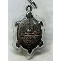 ราคา เต่าใบไม้หลวงพ่อหลิวมหาเศรษฐี รุ่นสร้างโบสถ์ วัดใหม่ปิ่นเกลียว ปี 36 เนื้อนวะ มีตอกโค็ดกำกับด้วยครับ (48602216330)