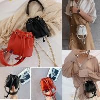 ราคา [พร้อมส่งทุกสี] กระเป๋าสะพายข้างใบเล็ก กระเป๋าแฟชั่นผู้หญิง มี 2สาย ห่วงโซ่ สีดำ สีส้ม สีขาว (2657589922)
