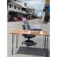 ราคา โต๊ะทำงานขาเหล็ก ท๊อปไม้สักประสาน พร้อมเก้าอี้ผู้บริหาร พร้อมส่ง (11717336183)