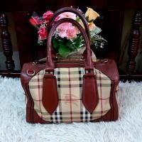 ราคา มือสอง Burberry Beige/Brown Haymarket Coated Canvas And Leather Zip Satchel ของแท้ หนังแท้ ไม่มีตำหนิหนัก (22646995954)