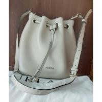 ราคา furla กระเป๋าทรงจีบสีครีมมือสองของ (43377208228)