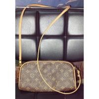 ราคา กระเป๋าสะพาย กระเป๋าหลุยส์ สภาพดี 100 % มือสอง (22273470477)