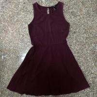 ราคา เดรสสั้นแขนกุดสีเลือดหมู Forever21 Size S (used) (4532402491)