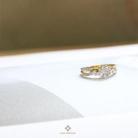 ราคา Gems Heritage แหวนเพชรชูเพชรประกบดีไซน์ก้านแหวนโปร่งประดับเพชรดีไซน์รูปหัวใจ (RG0014) เพชรแท้น้ำ99 (17971797523)