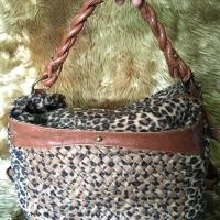 ราคา มีตำหนิกระเป๋า ผ้าลายเสือ. แบรนด์ ELLEแท้ มือ2 (1866486363)