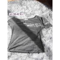 ราคา เสื้อยืดปาดไหล่ข้างเดียวสีเทาเข้ม (55102917379)
