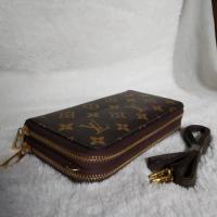 ราคา กระเป๋าสตางค์ Preloved กระเป๋าคลัทช์ lv ราคาน่าเชื่อ (26932894068)