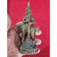 ราคา ท้าวเวสสุวรรณพิมพ์ยืน ฐานเป็นพระราหูอมจันทร์เนื้อทองเหลืองความสูง 5 นิ้ว (49202288404)