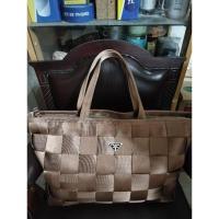 ราคา กระเป๋าผ้าผสมหนังมือสอง แบรนด์prada milano (28206337741)