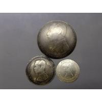 ราคา เหรียญถ้วย โรงบ่อนโบราณ เนื้อเงิน (ครบชุด 3 ขนาด บาท สลึง เฟื้อง)พระบรมรูป-ตราแผ่นดิน สมัยรัชกาลที่5 สภาพสวย (16498256948)