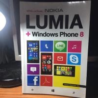ราคา ใช้ให้เป็นเล่นให้เพลิน NOKIA LUMIA + Windows Phone 8 (2178679387)
