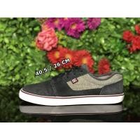 ราคา รองเท้าลำลอง/สเก็ตบอร์ด DC Size 40.5 ของแท้ มือสอง (5151635514)