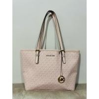 ราคา Michael Kors (MK) กระเป๋าทรง Tote bag (มือสอง)แท้100% จากอเมริกา (57150620222)