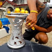 ราคา ขา สูง 14 นิ้ว ขาดินเผา ขาตั้งลายฉลุ ทาสีเงิน วาง องค์ปั้นมงคล พญานาค กระถางต้นไม้ แจกัน อ่าง โอ่ง โอ่งน้ำ ตุ๊กตา (40300566905)