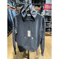 ราคา MC JEANS เสื้อแขนยาวมีฮู้ดรุ่นใหม่ มีให้เลือก3สี แท้จากช้อป100% สินค้าพร้อมส่ง (55303825007)