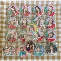 ราคา [พร้อมส่ง] รวมเข็มกลัด & พวงกุญแจ BNK48 CGM48 ของแท้ 100% (11586542345)