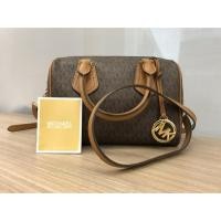 ราคา Michael Kors กระเป๋าทรงหมอน 9 นิ้ว (1892035941)
