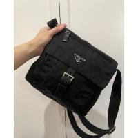 ราคา Crossbody messenger bag / Prada nylon แท้ 100% สภาพสวย (22076366390)