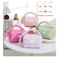 ราคา กระเป๋าเครื่องสำอาง Cloud Puffy กระเป๋าถืออเนกประสงค์ นุ่มนิ่ม พร้อมมือจับ ขนาดพกพา สีพาสเทล (43978561028)