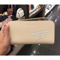 ราคา CHARLES KEITH Studded Strap Wristlet Long Wallet กระเป๋าสตางค์คล้องมือ กระเป๋าสตางค์ใบยาว ซิปรอบ (1228383980)