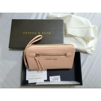 ราคา ของแท้ 100% กระเป๋าตังค์ charles&keith มือ 2 สภาพประมาณ 85% (22316870523)