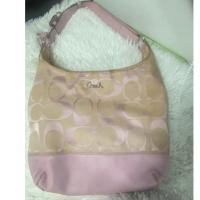 ราคา กระเป๋าคล้องไหล่ Coach แท้สีชมพู (29600360139)