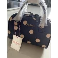 ราคา กระเป๋าถือ cath kidston มีสายสะพาย สามารถสะพายเป็น cross body ได้ (17641675419)