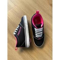 ราคา HEELYS รองเท้ามีล้อ มือสอง ชนิด 1 ล้อ รุ่น Pro 20 สี Black/Pink (25027296598)