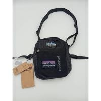 ราคา สไตล์ Patagonia Mini Shoulder Bag กระเป๋าสะพายข้างใบเล็ก สีดำ ลาย Gridstop แท้ 100% (54655910688)