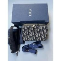 ราคา Dior POUCH WITH SHOULDER STRAP (12937603782)