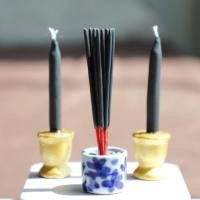 ราคา ธูปเทียนดินปั้นจิ๋วสีดำงานดินปั้นชุดธูป 9 ดอก เทียน 2 เล่ม สูงประมาณ 4'' (28515910167)